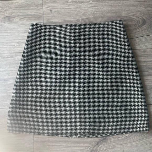 H&M Dresses & Skirts - H&M Skirt